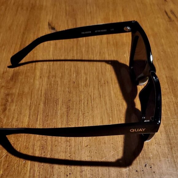 QUAY Afterhours Polarized Black Square Sunglasses EUC